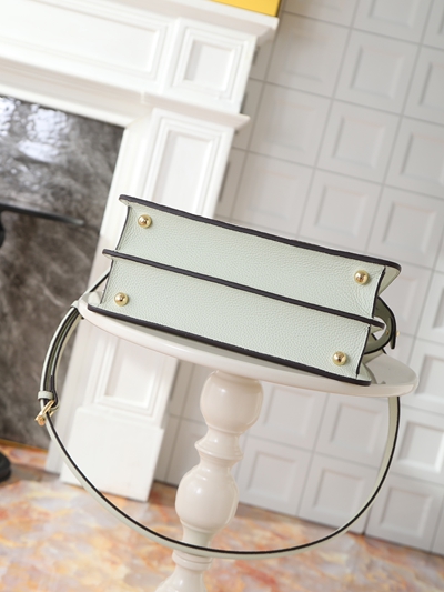 フェンディバッグ素材ディテール